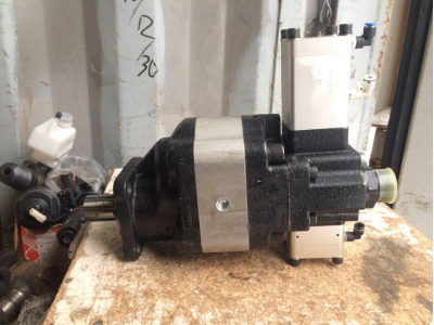 Насос подъема кузова (с клапаном HXF33Q-E20L-YT) H/SH HOWO (ХОВО) P5100-G100YC фото 1 Пенза